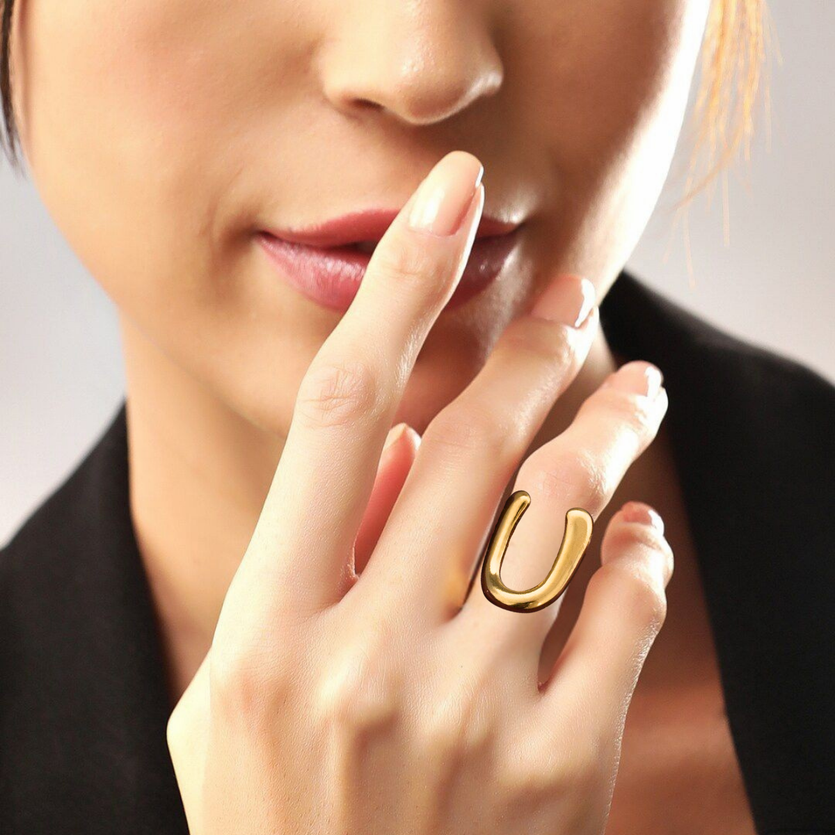 Quantum Arc Ring
