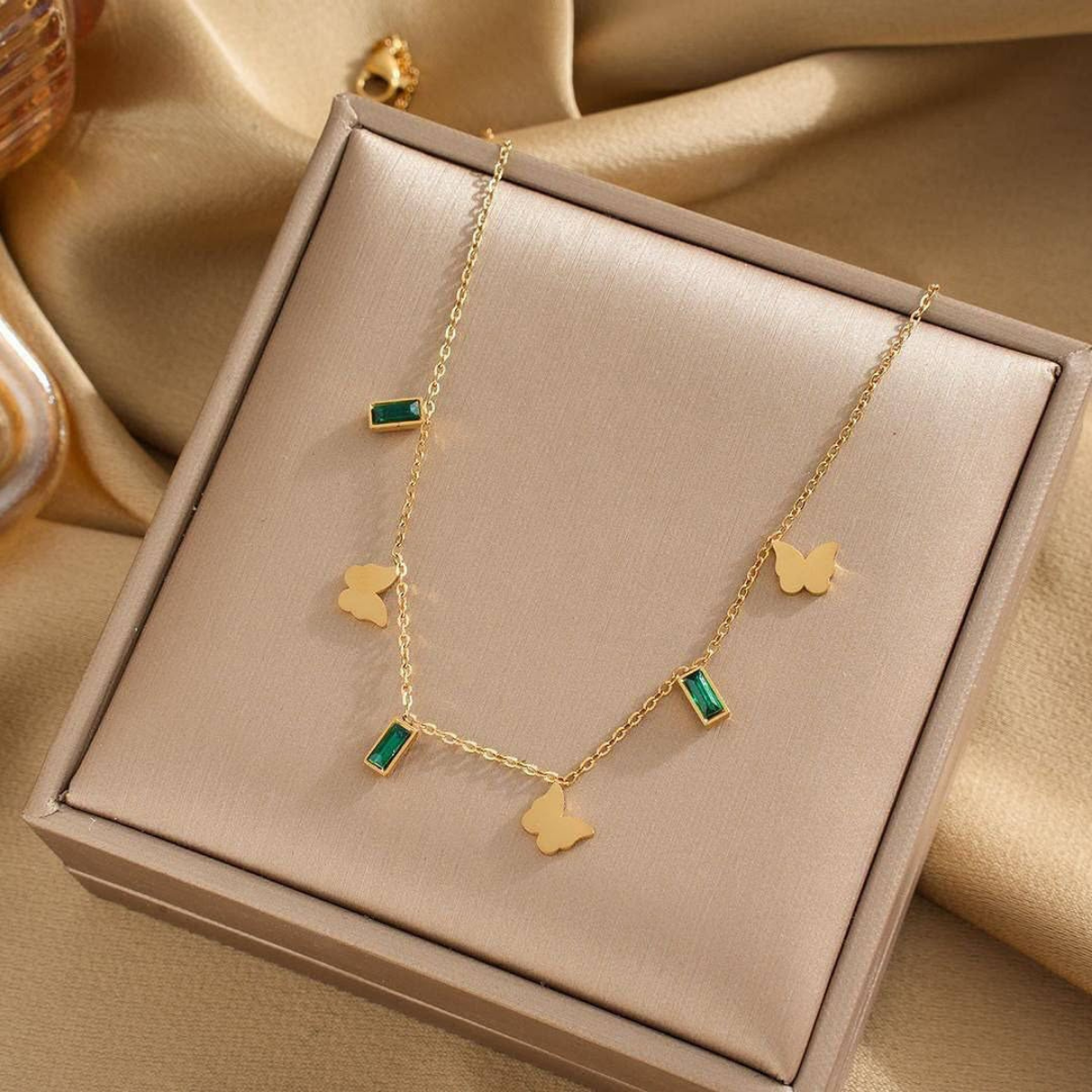 Emerald Flutter Necklace