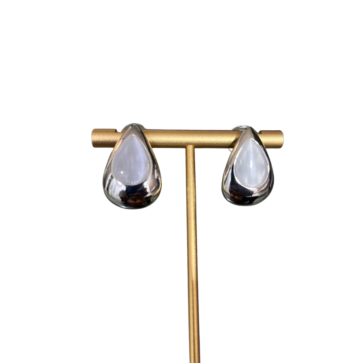 Moon-Tear Studs