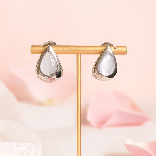 Moon-Tear Studs