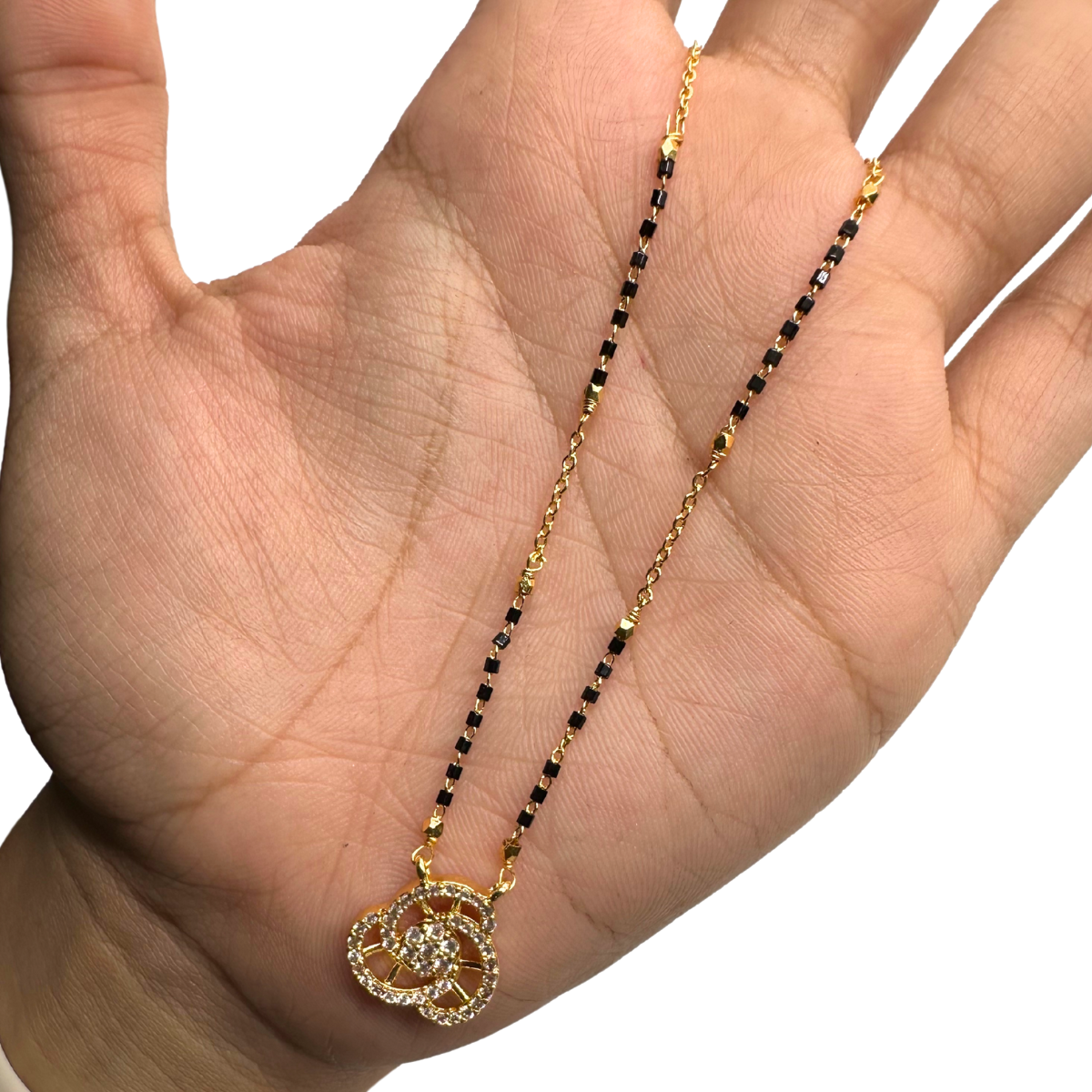 Intertwined Pave Clover Mangalsutra