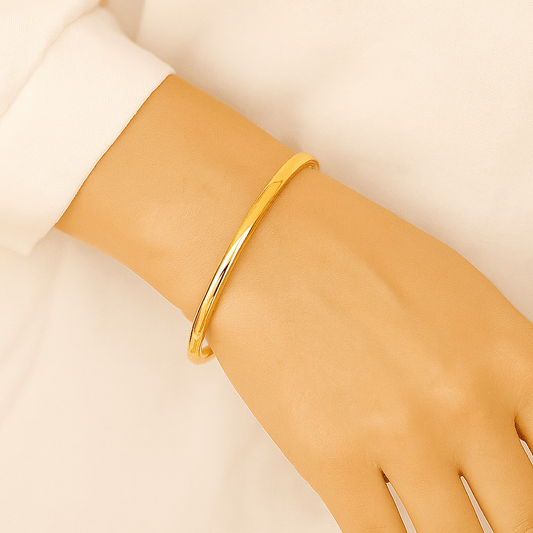 Golden Glow Minimalist Bracelet for Women Anti Tarnish Jewellery